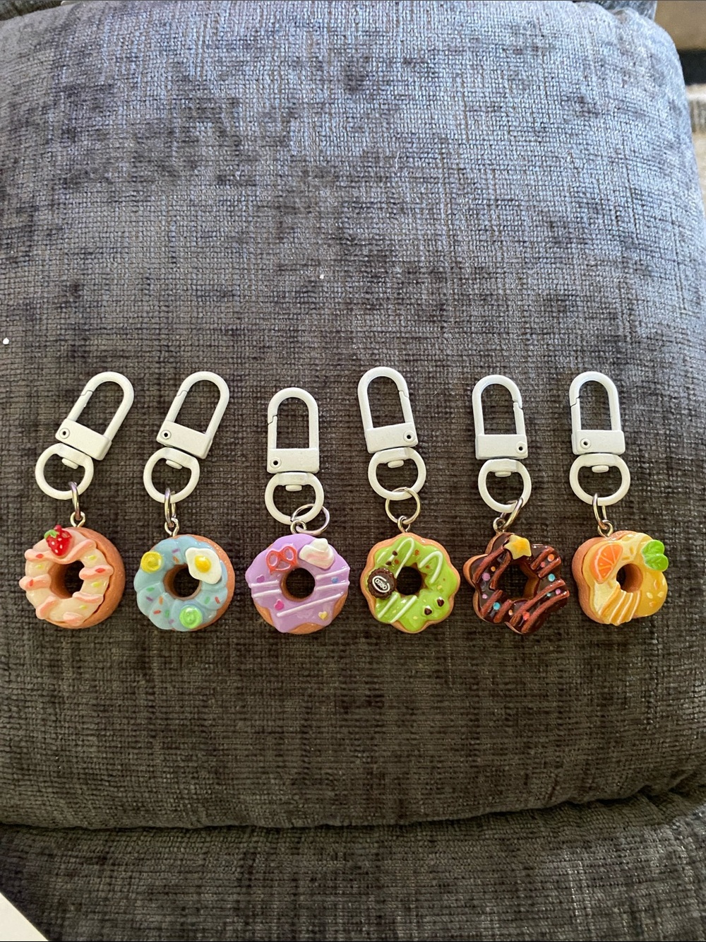 NWOT Cute Donut Keychain Charm Zipper Pulls 🍩🖤
